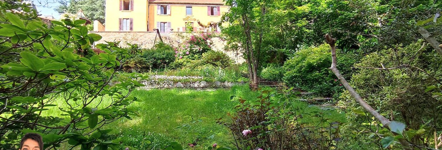 Maison 8 Pièces 212 m² à vendre à Thizy-les-Bourgs (69240)