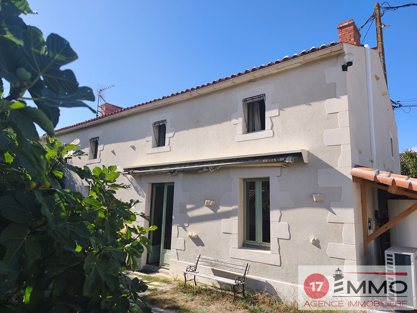 Villa / Maison  T5 à vendre Thairé 17290