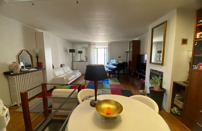 A VENDRE  CENTRE DE LA ROCHELLE  IMMEUBLE/MAISON DE 130 M2 — photo 4
