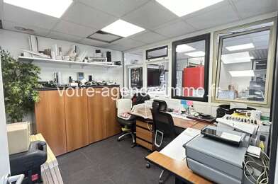 Commerce  324000 €