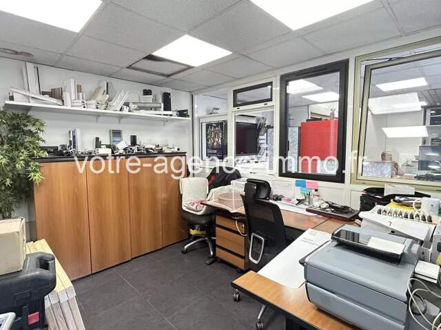 Local commercial Bureaux — photo du bien
