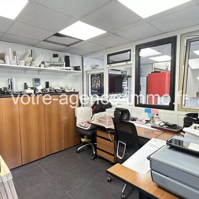 Commerce  324000 €