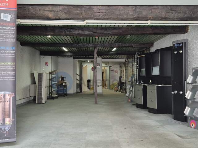 IMMEUBLE (ANCIEN LOCAL COMMERCIAL) A RÉNOVER — photo du bien
