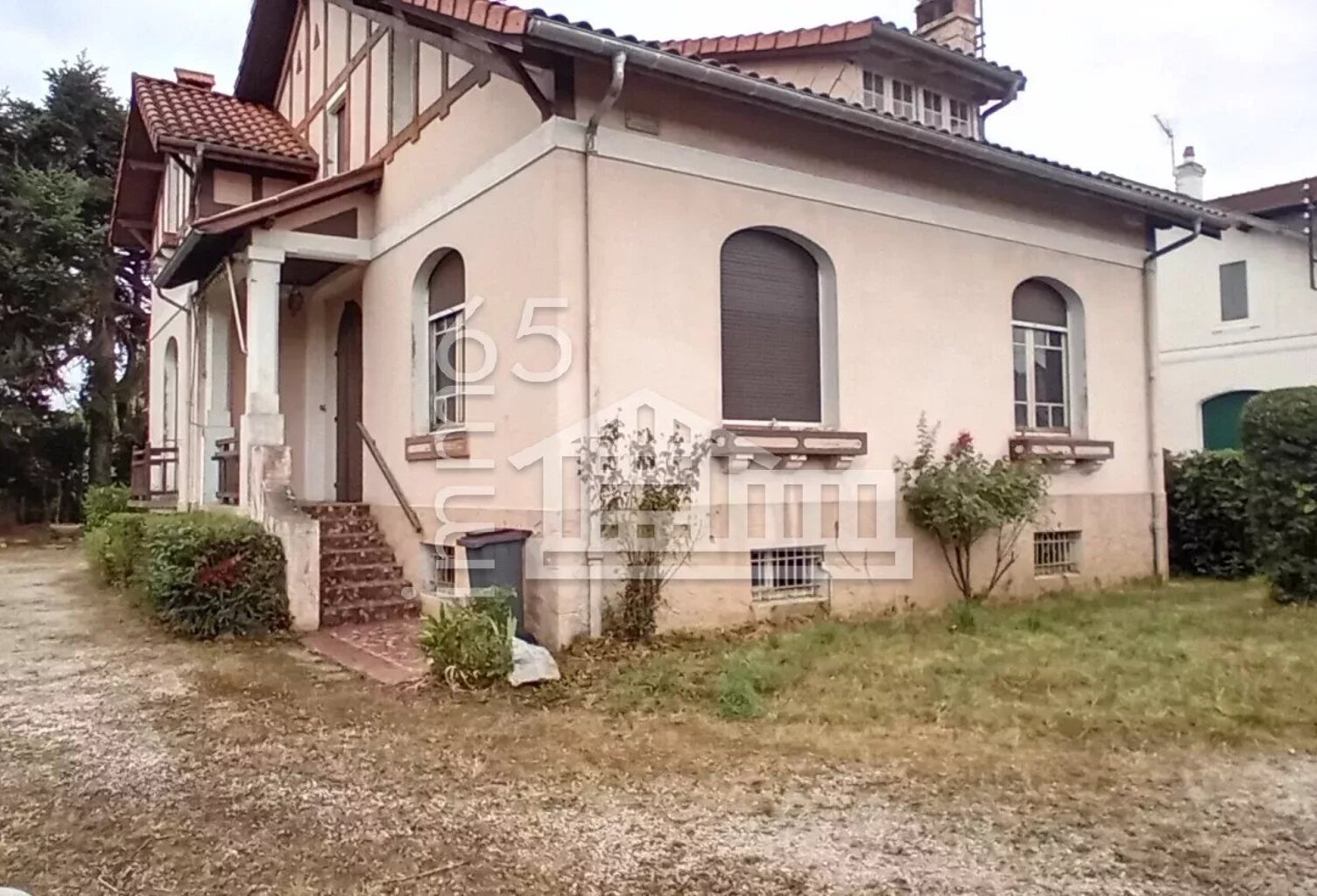 MAISON STYLE BASQUE DE 2OO m2 A RENOVER — photo 1