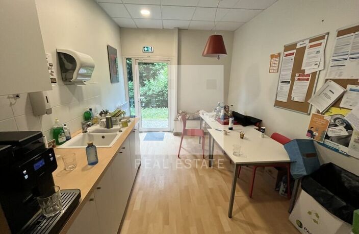 BUREAUX à LOUER — photo 3
