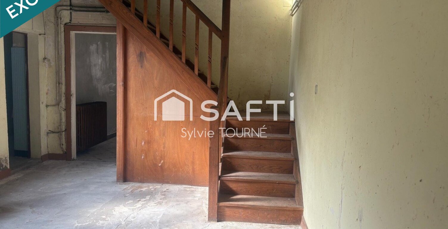 MAISON  A RENOVER  AVEC 2 GARAGES — photo 1