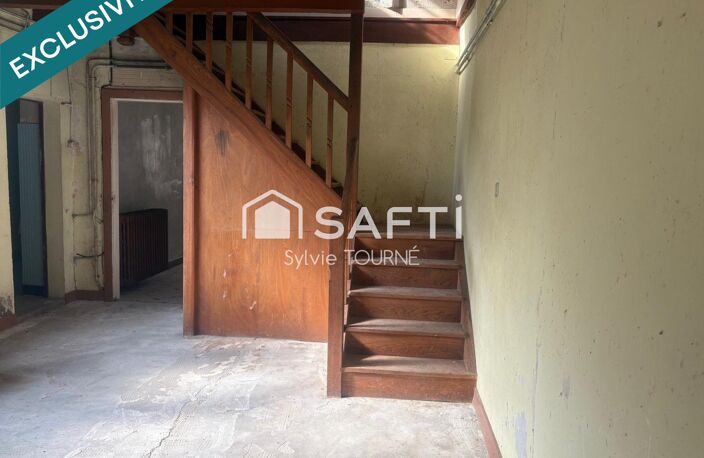 MAISON  A RENOVER  AVEC 2 GARAGES — photo 2