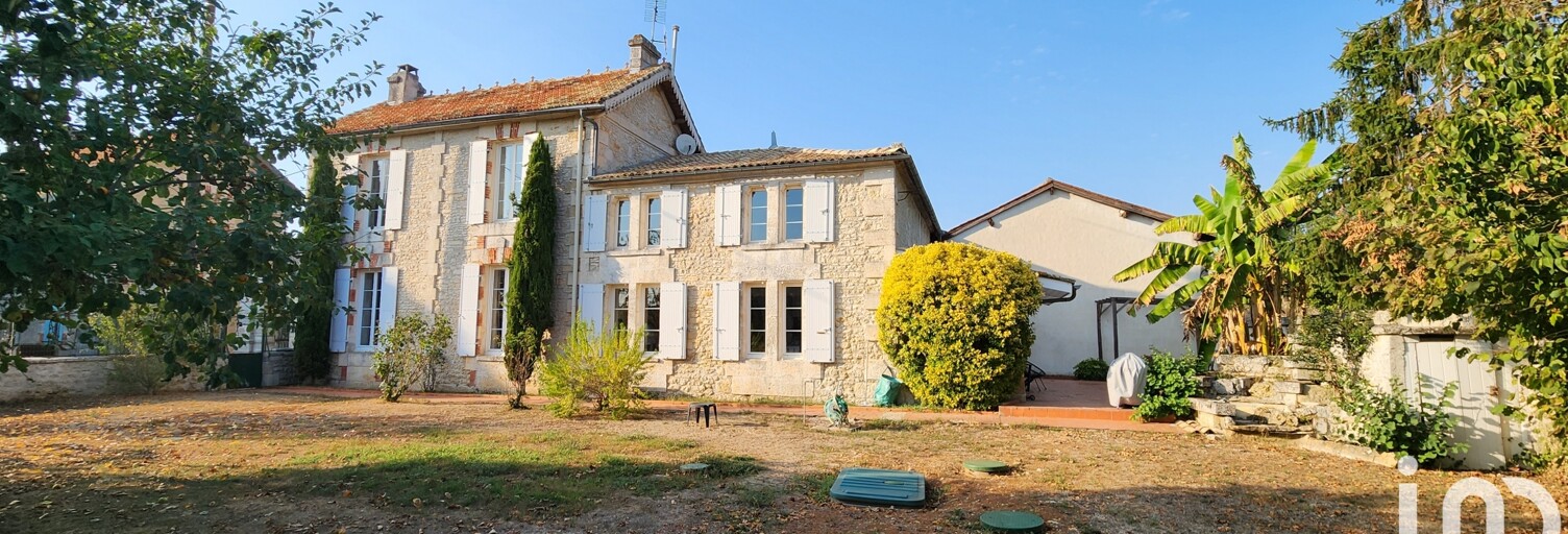 Maison 7 Pièces 300 m² à vendre à Roullet-Saint-Estèphe (16440)