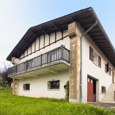 Maison 4 pièces 684816 €