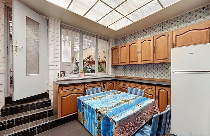 Maison de ville à rénover avec 3 chambres (possible 4) et ja — photo 4
