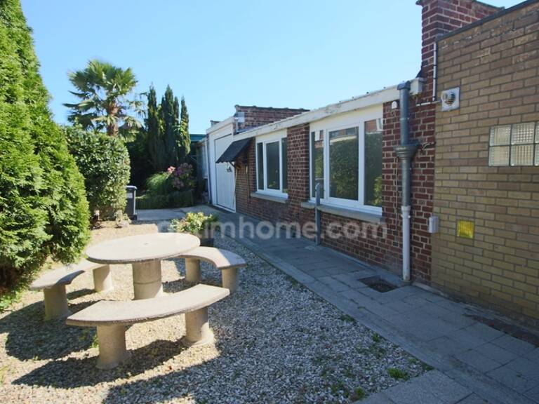 Hem Centre - Immeuble mixte - Professionnel et habitation 375 m2 — photo 1
