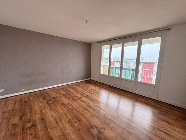 Appartement À Vendre — photo du bien