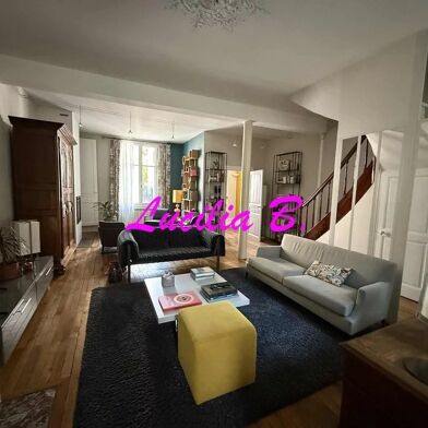 Maison 8 pièces 644800 €
