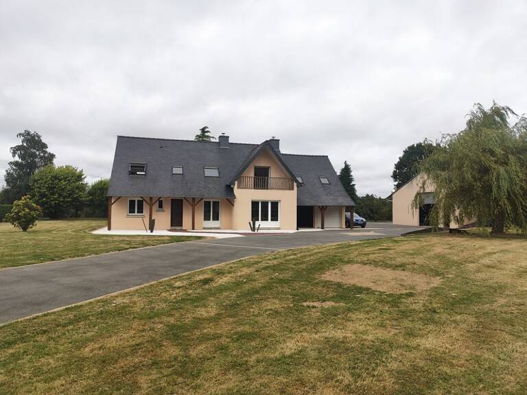 Maison avec hangar — photo 1