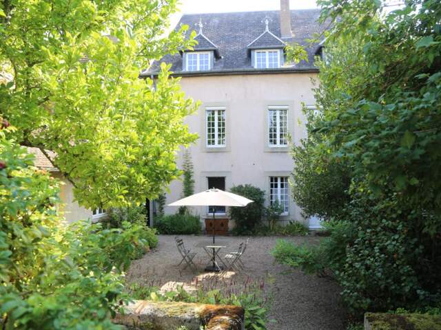 Maison d'habitation sur 3 niveaux avec local commercial sur terrain de 521 m² - possibilité de découpe en appartement — photo du bien