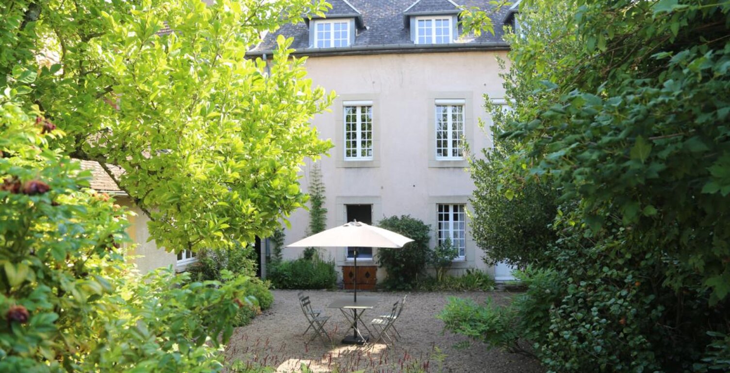 Maison d'habitation sur 3 niveaux avec local commercial sur terrain de 521 m² - possibilité de découpe en appartement — photo 1