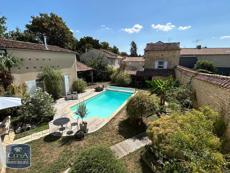 Maison 10 pièces 245 m² — photo 1