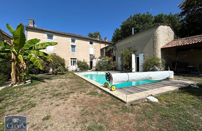 Vente maison 10 pièces 245 m² Neuville-de-Poitou (86170) — photo 2