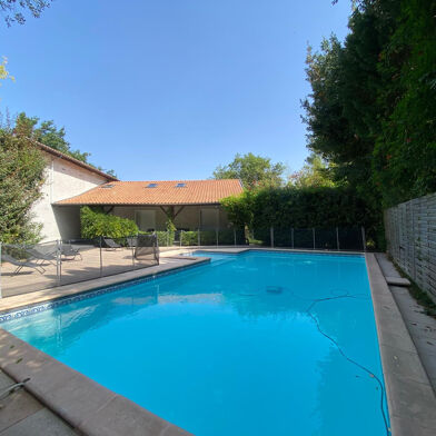 Maison 9 pièces 842400 €