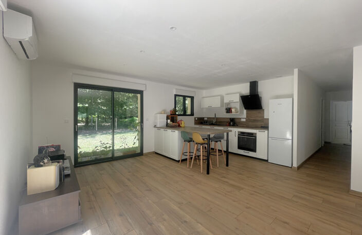 Contemporaine neuve et lumineuse au coeur d'un environnement — photo 4