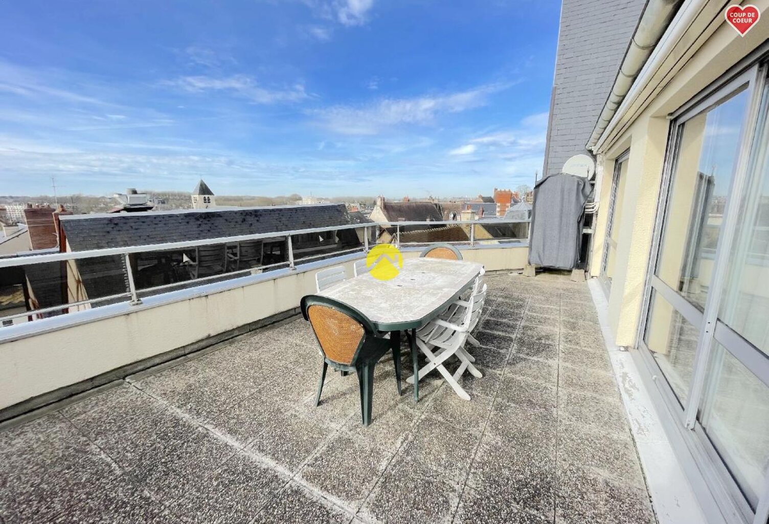 APPARTEMENT AVEC TERRASSE — photo 1