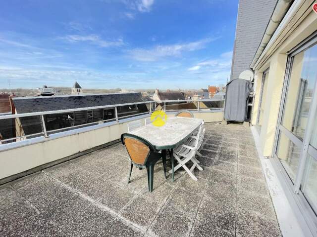 APPARTEMENT AVEC TERRASSE — photo du bien