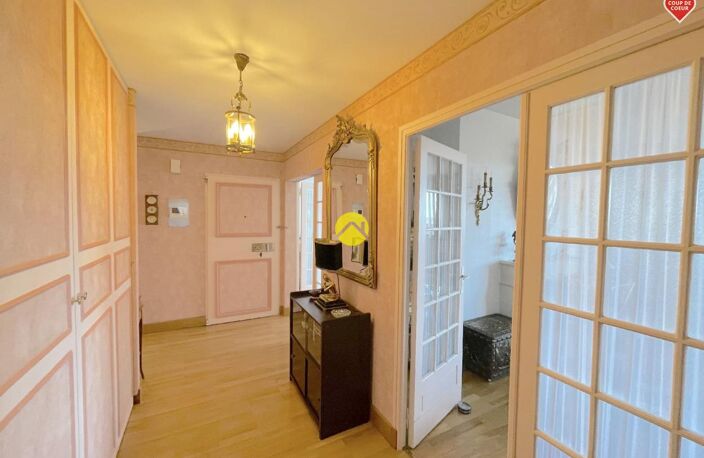 APPARTEMENT AVEC TERRASSE — photo 4