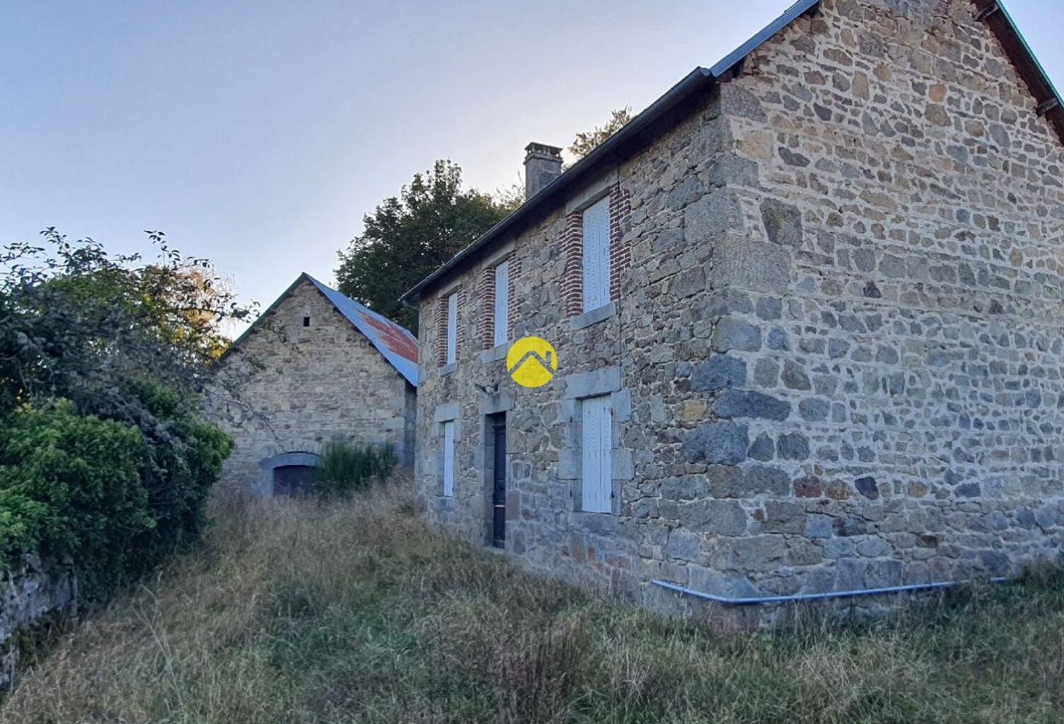 Maison avec grange — photo 1