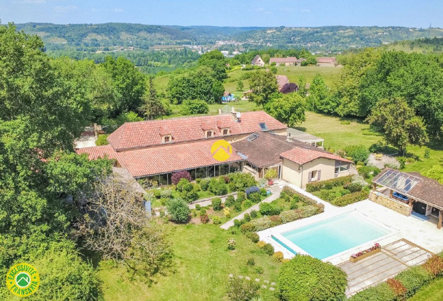 Magnifique longère 395m2 habitable — photo 1