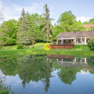 Maison 8 pièces 411840 €