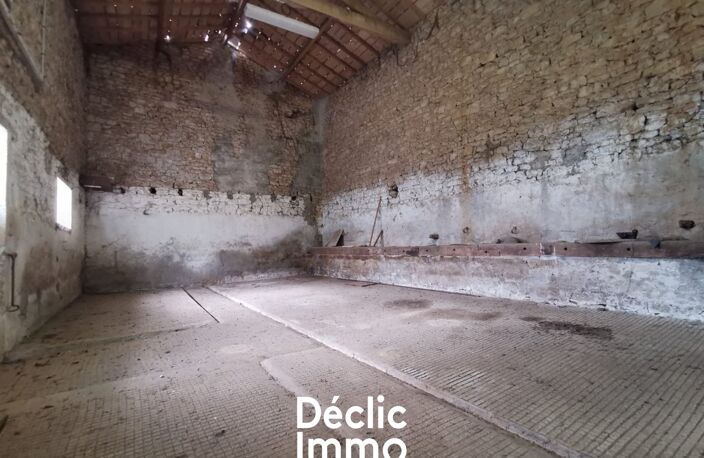 Grange en pierres et son beau terrain — photo 3