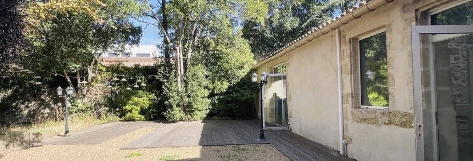 Maison 15 Pièces 550 m² à vendre à Aimargues (30470)