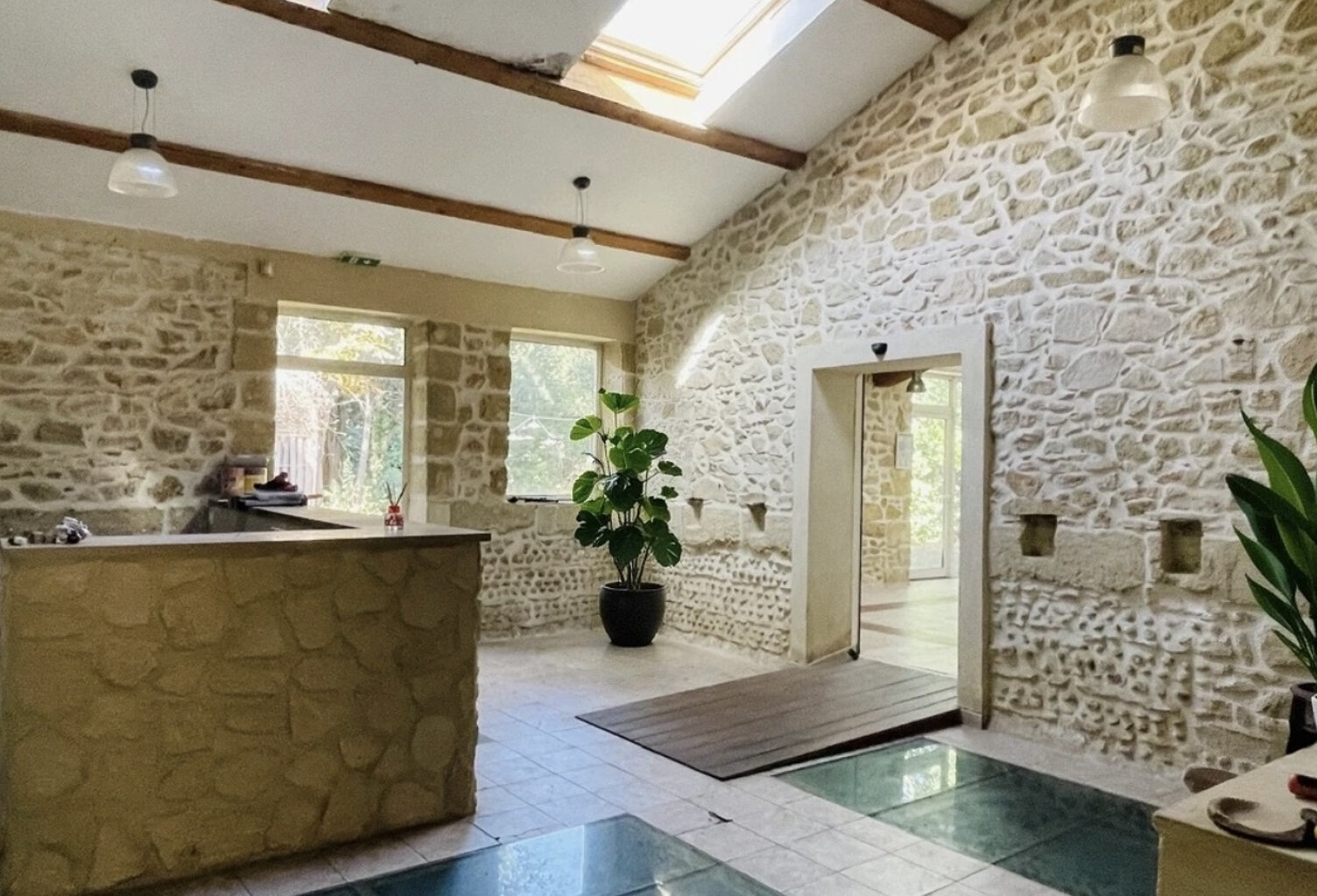 Ensemble immobilier : commerce + habitation — photo 1