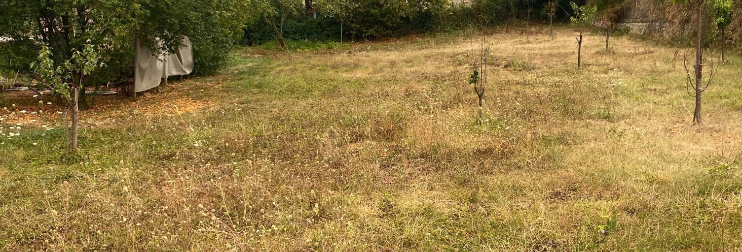 Terrain  684 m² à vendre à Figeac (46100)