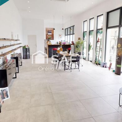 Commerce  176800 €