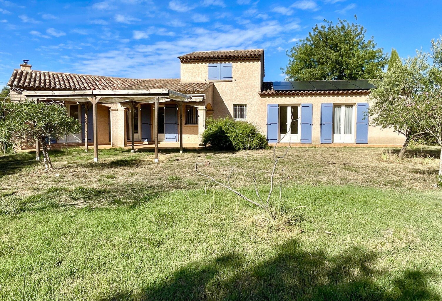 Vente villa d'environ 146m2 sur 1046m2 de terrain — photo 1