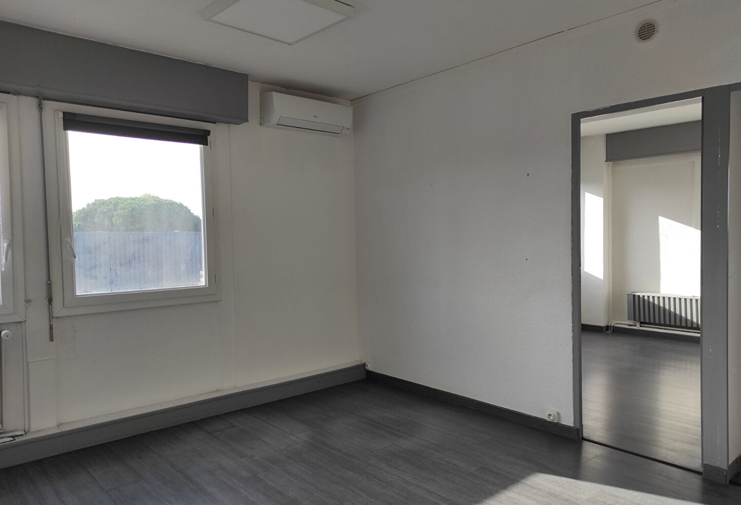 Artigues Pres Bordeaux: A louer bureau N°10 38 m2 — photo 1