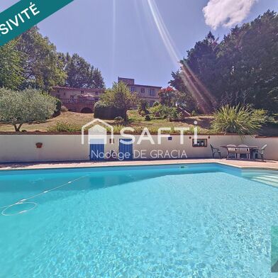 Maison 8 pièces 748000 €