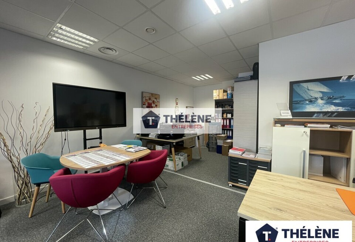 BUREAUX à LOUER — photo 1