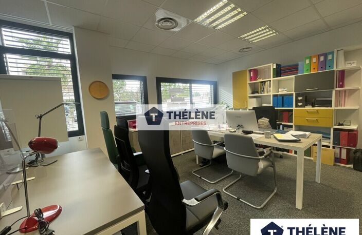 BUREAUX à LOUER — photo 2