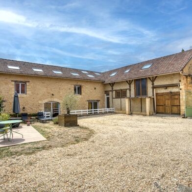 Maison 20 pièces 550000 €