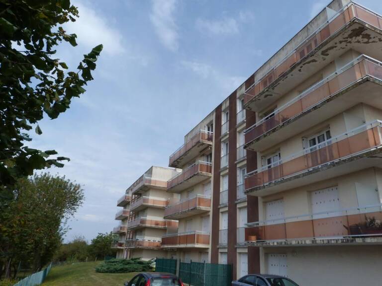 Vierzon : VIAGER occupé : 1 Tête : Appartement T.2 - 1 Chambre - 50 M² avec Garage — photo 1