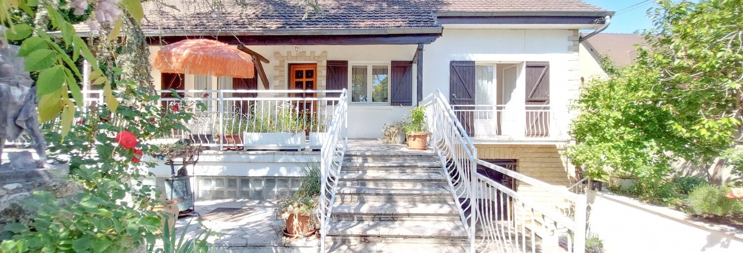 Maison 8 Pièces 215 m² à vendre à Le Mesnil-Saint-Denis (78320)