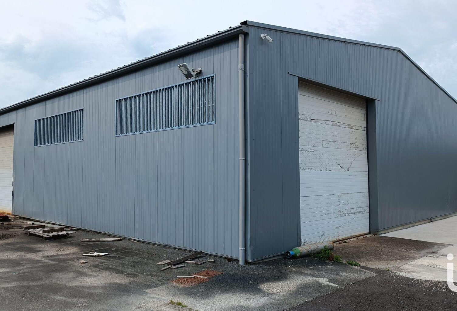 Vente Atelier 445 m&sup2; — photo 1