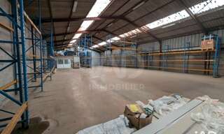 Commerce  650 m² à vendre à Rouxmesnil-Bouteilles (76370)