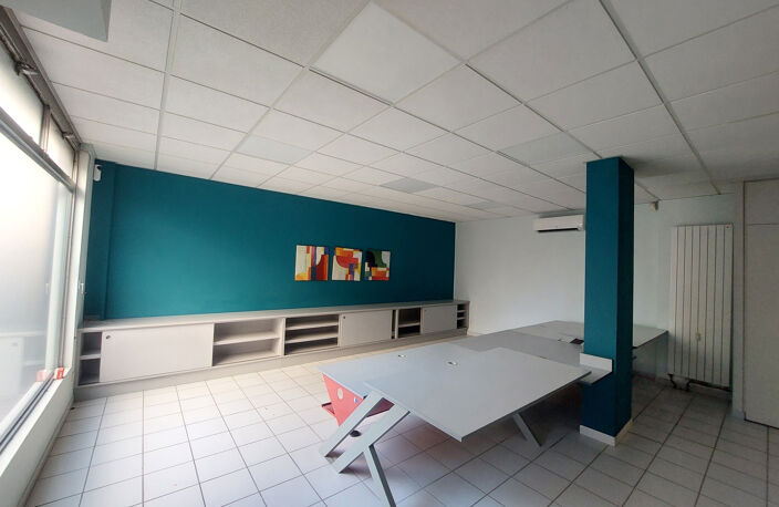 À vendre   Bureaux professionnels en centre de Villefranche — photo 2