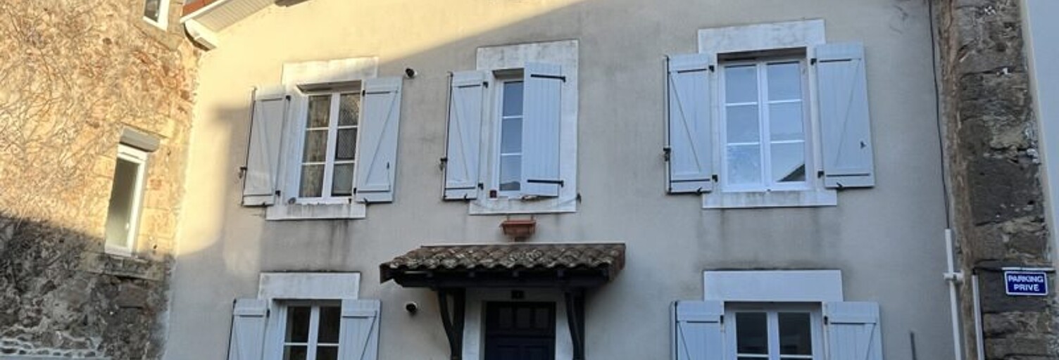 Immeuble   m² à vendre à Chabanais (16150)