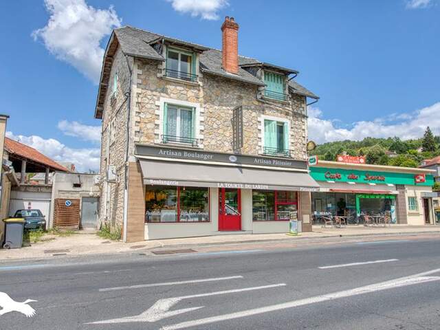 Immeuble à Le Lardin-Saint-Lazare — photo du bien