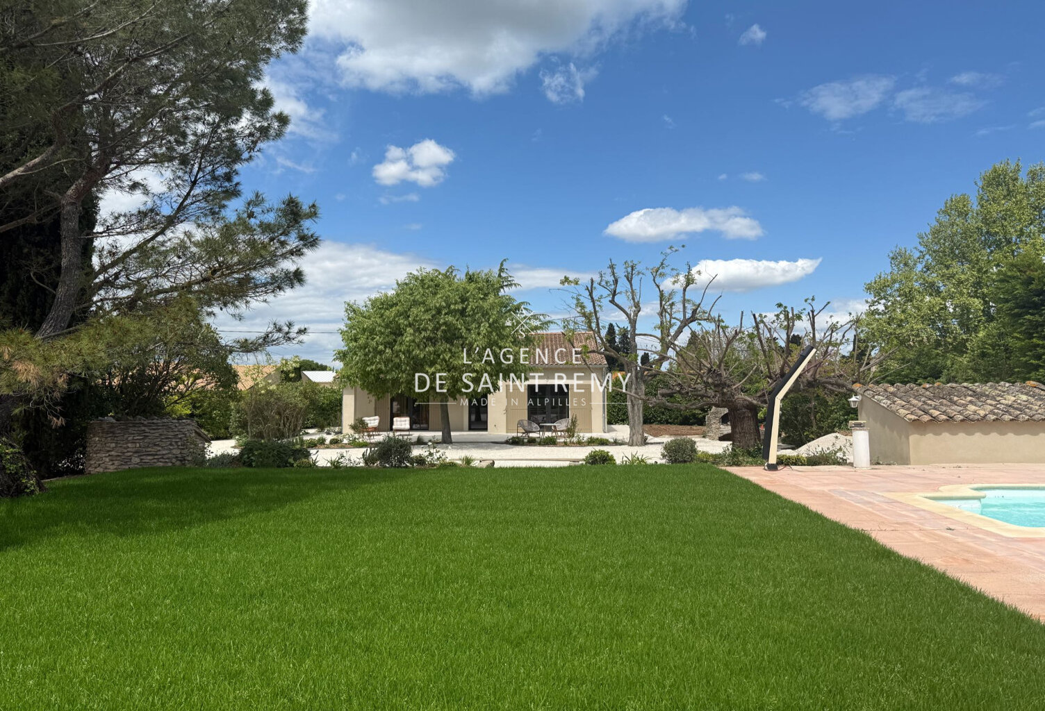 Élégante Maison Rénovée à 2 kms du Centre — photo 1