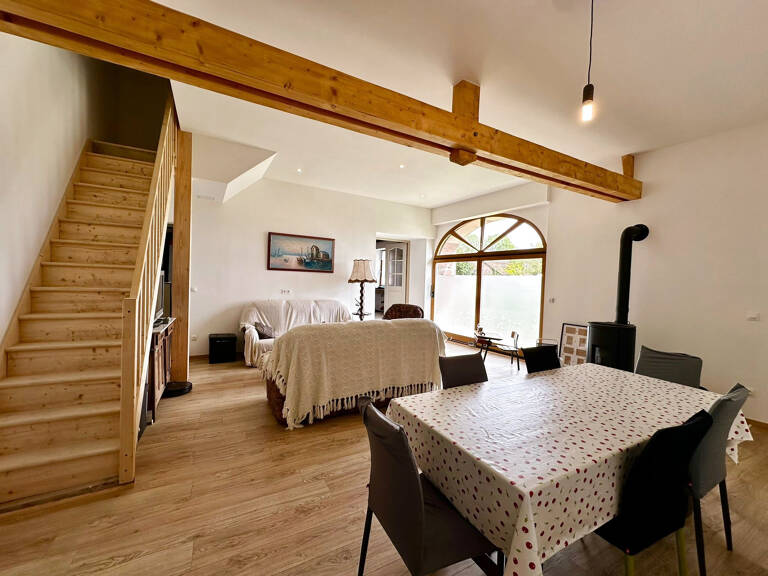 Vente ferme rénovée mitoyenne par l'arrière sur 6 ares 36 ca — photo 1